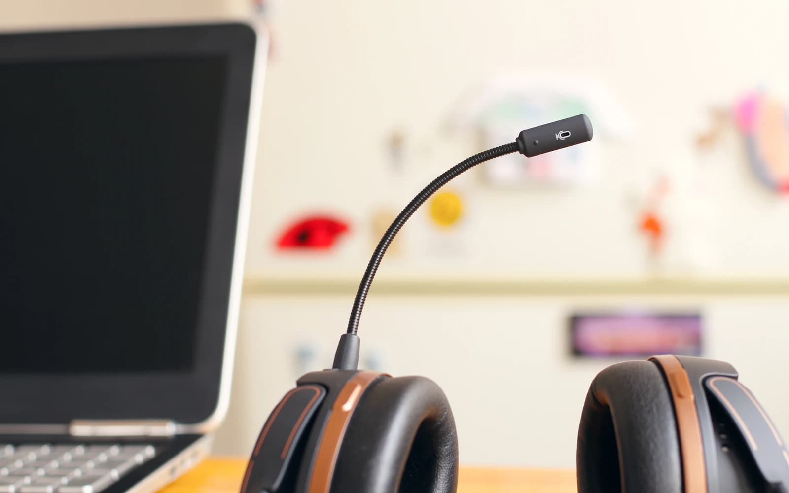 Headset and laptop prepared for a website support conversation